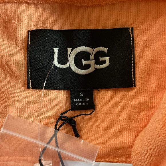 UGG Shirt - Picture 3 of 8